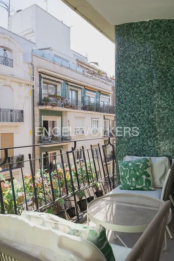 Piso de 5 habitaciones en València ciudad en venta - 1.275.000 € (Ref: 9897791)