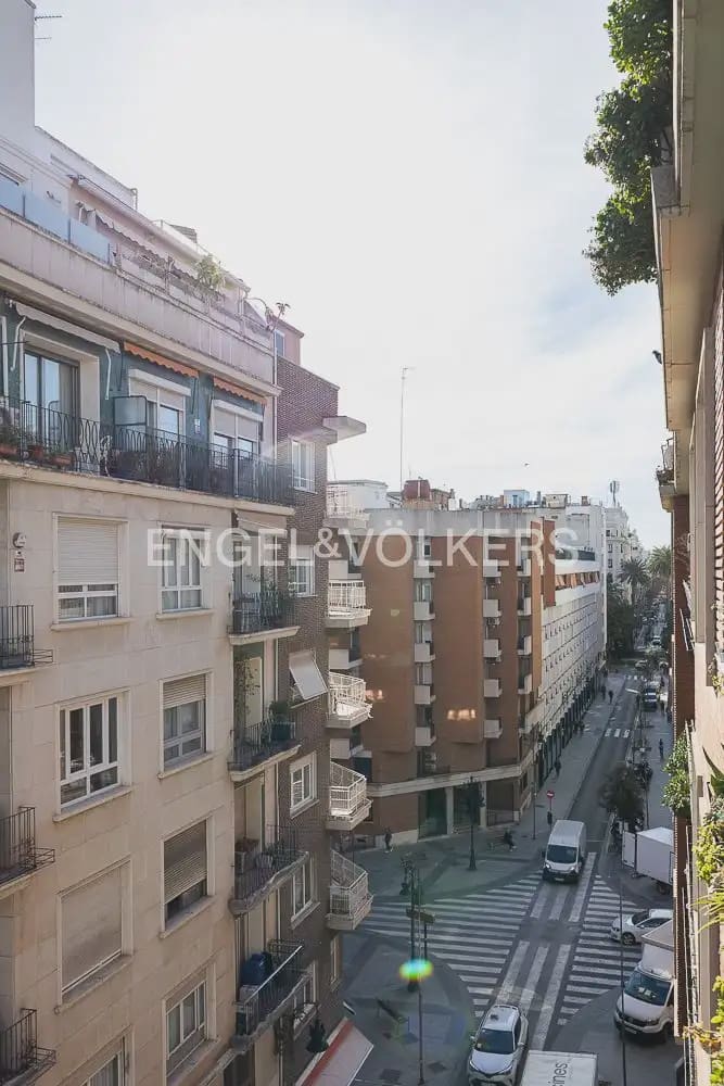 Piso de 5 habitaciones en València ciudad en venta - 1.275.000 € (Ref: 9897791)