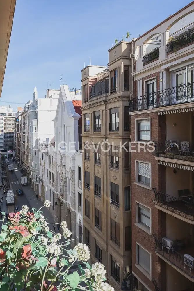 Piso de 5 habitaciones en València ciudad en venta - 1.275.000 € (Ref: 9897791)
