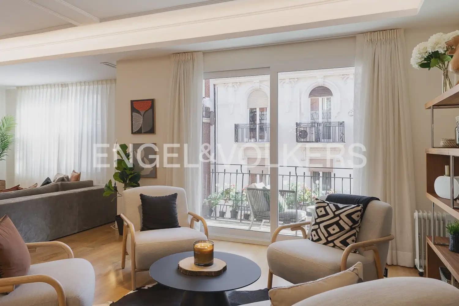 Piso de 5 habitaciones en València ciudad en venta - 1.275.000 € (Ref: 9897791)