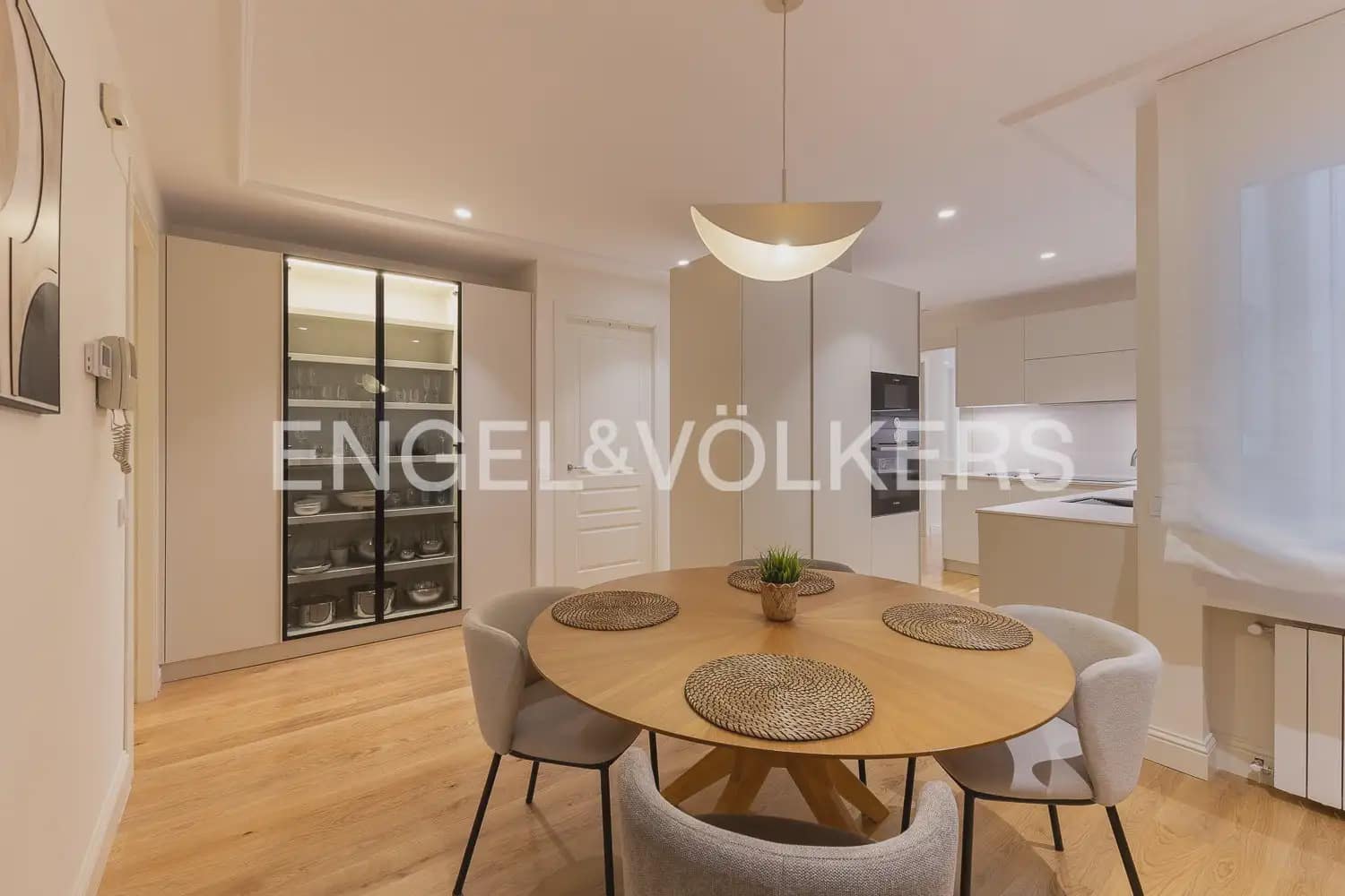 Piso de 5 habitaciones en València ciudad en venta - 1.275.000 € (Ref: 9897791)