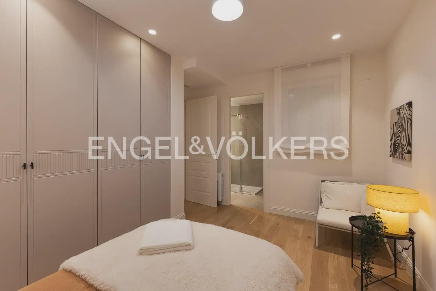 Piso de 5 habitaciones en València ciudad en venta - 1.275.000 € (Ref: 9897791)