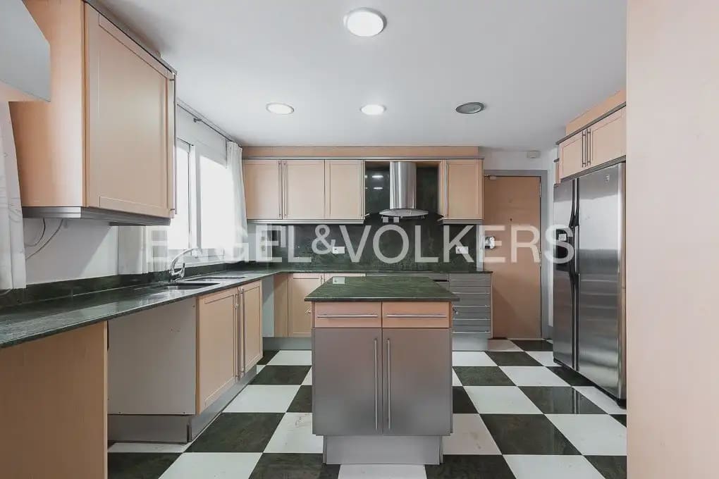 3 Zimmer Wohnung zu verkaufen in Valencia Stadt mit Garage - 1.350.000 € (Ref: 9897792)