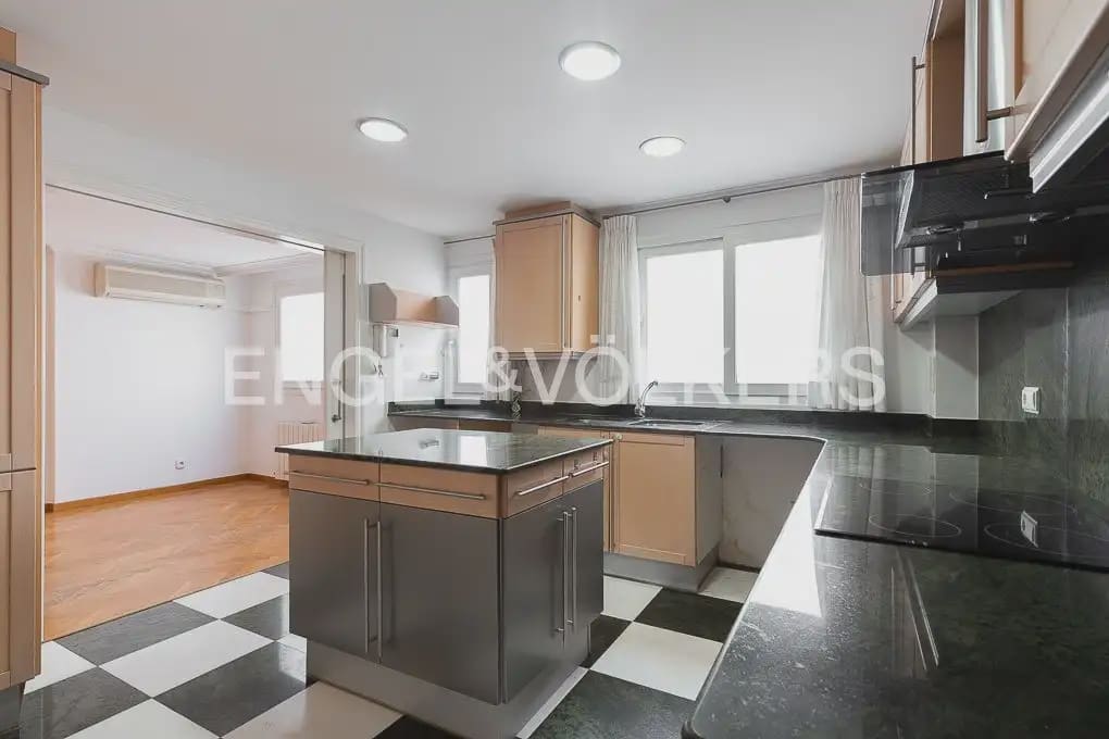 3 Zimmer Wohnung zu verkaufen in Valencia Stadt mit Garage - 1.350.000 € (Ref: 9897792)