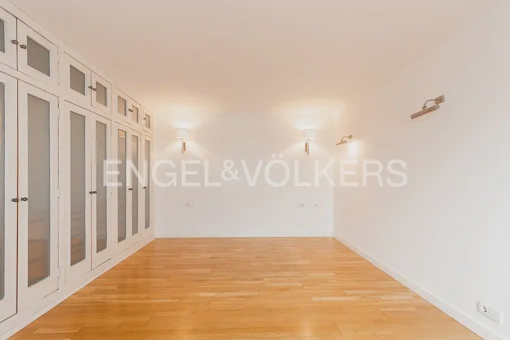 3 Zimmer Wohnung zu verkaufen in Valencia Stadt mit Garage - 1.350.000 € (Ref: 9897792)