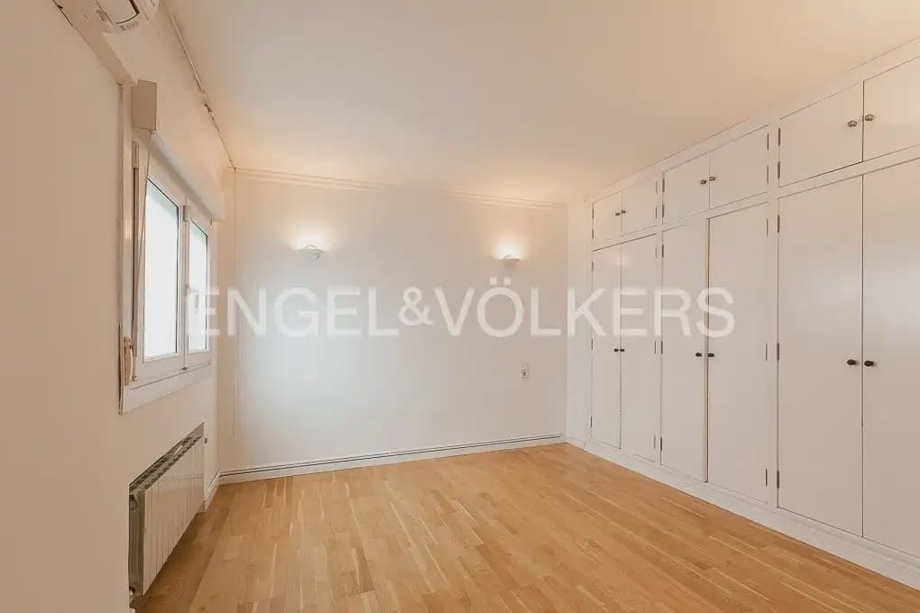 3 Zimmer Wohnung zu verkaufen in Valencia Stadt mit Garage - 1.350.000 € (Ref: 9897792)