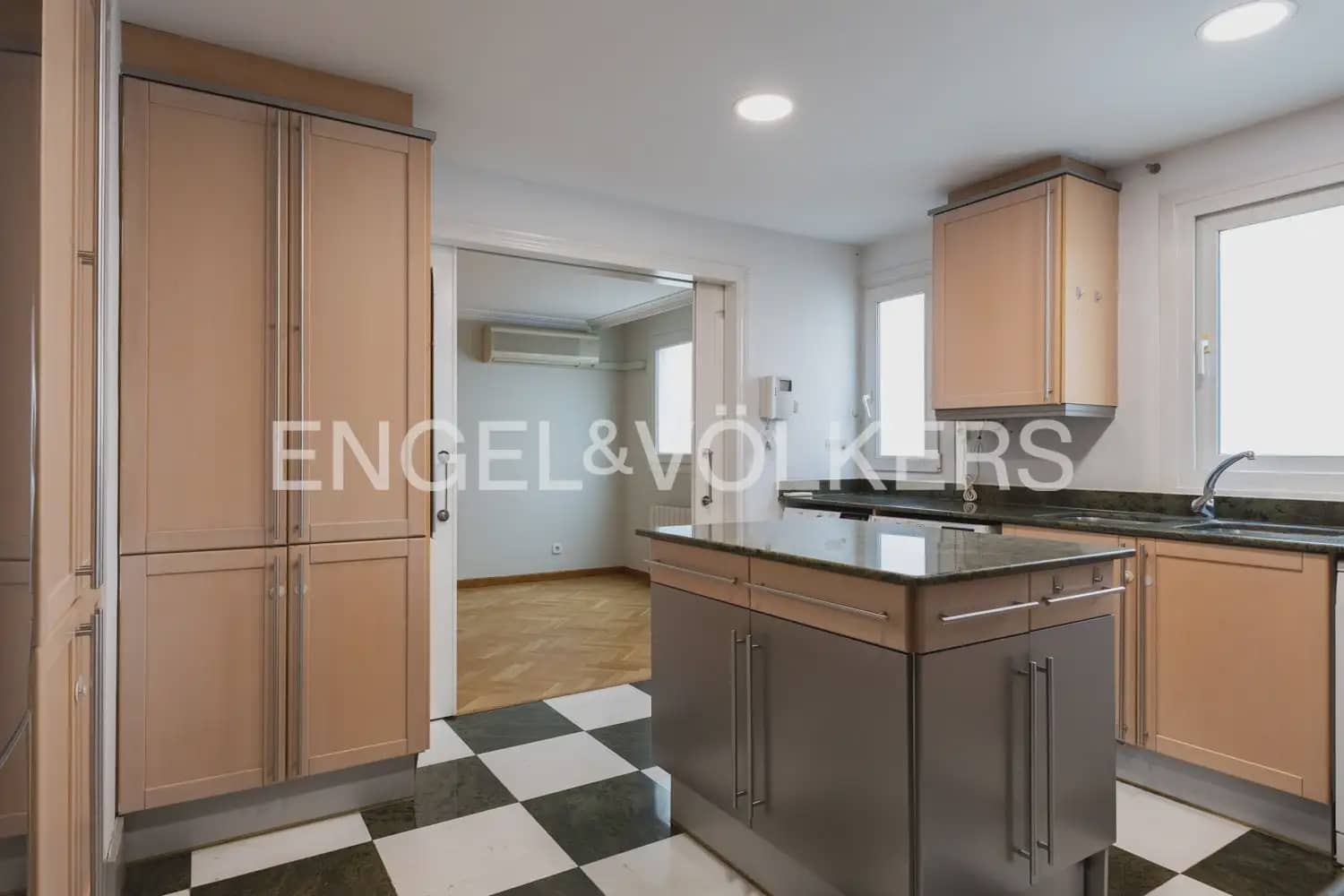 3 Zimmer Wohnung zu verkaufen in Valencia Stadt mit Garage - 1.350.000 € (Ref: 9897792)
