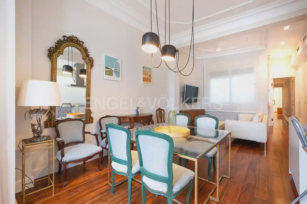 Appartement de 3 chambres à louer à Valence ville avec garage - 3 200 € (Ref: 9897795)