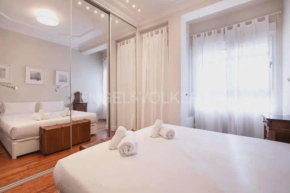 Appartement de 3 chambres à louer à Valence ville avec garage - 3 200 € (Ref: 9897795)