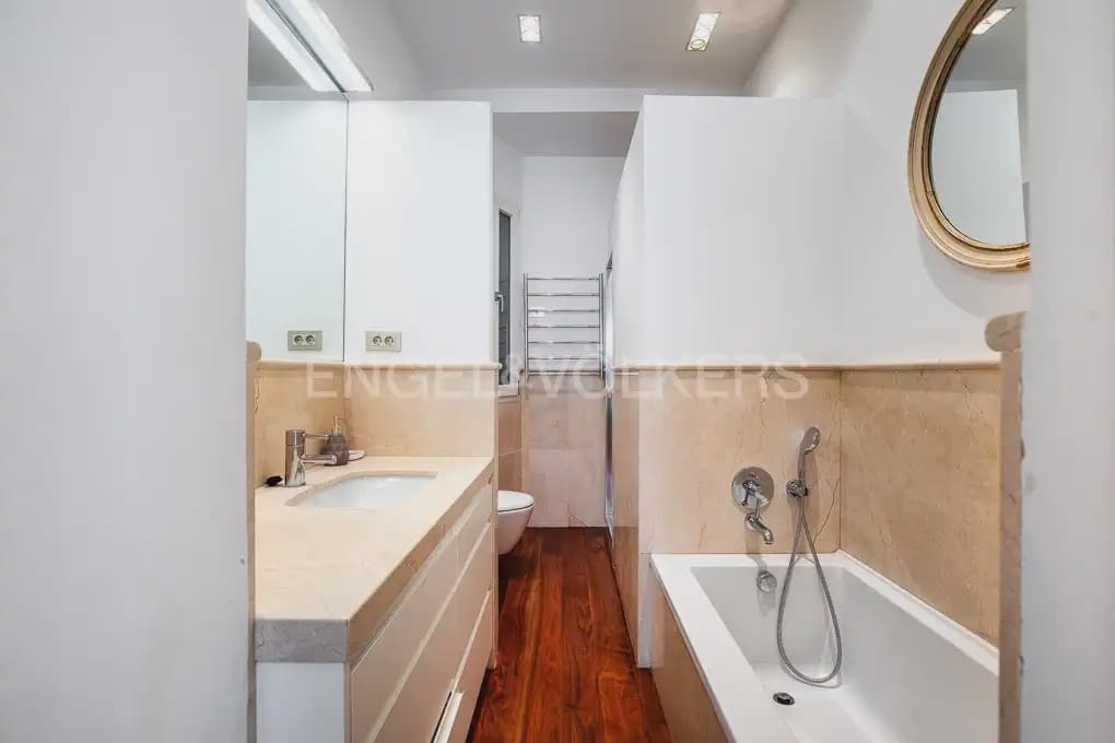 Appartement de 3 chambres à louer à Valence ville avec garage - 3 200 € (Ref: 9897795)