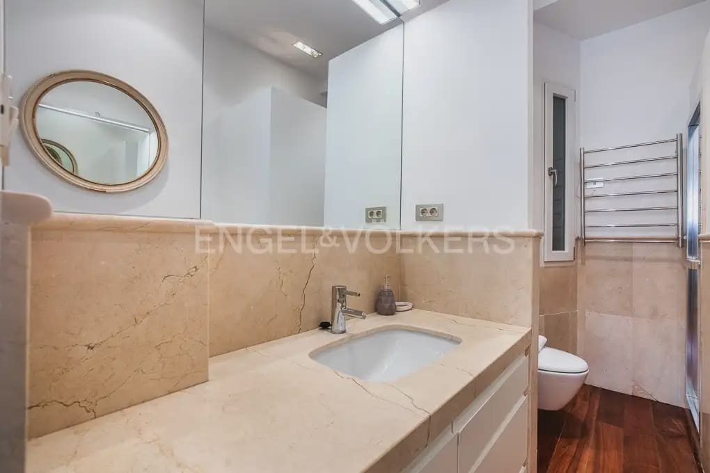 Appartement de 3 chambres à louer à Valence ville avec garage - 3 200 € (Ref: 9897795)