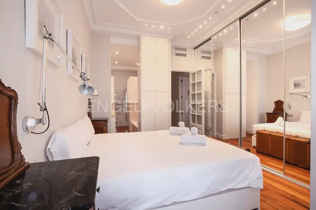 Appartement de 3 chambres à louer à Valence ville avec garage - 3 200 € (Ref: 9897795)