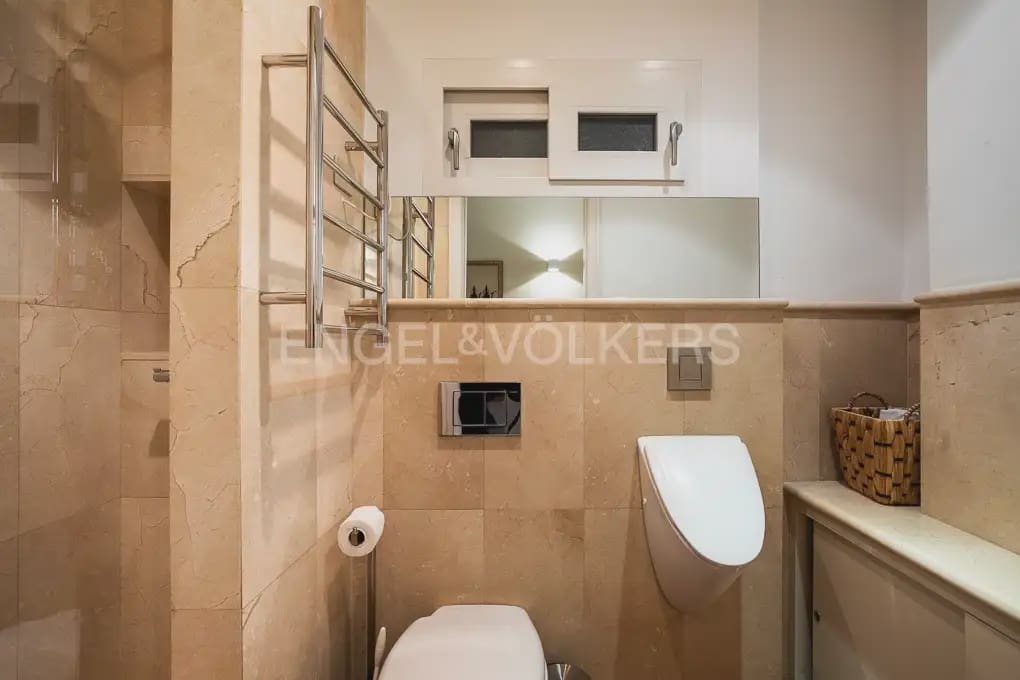 Appartement de 3 chambres à louer à Valence ville avec garage - 3 200 € (Ref: 9897795)