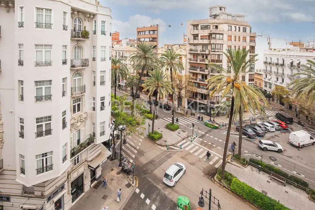 Appartement de 3 chambres à louer à Valence ville avec garage - 3 200 € (Ref: 9897795)