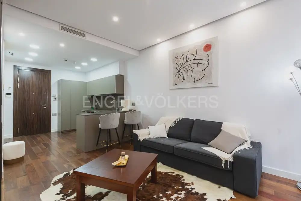 1 Zimmer Wohnung zu vermieten in Valencia Stadt mit Garage - 1.600 € (Ref: 9897799)