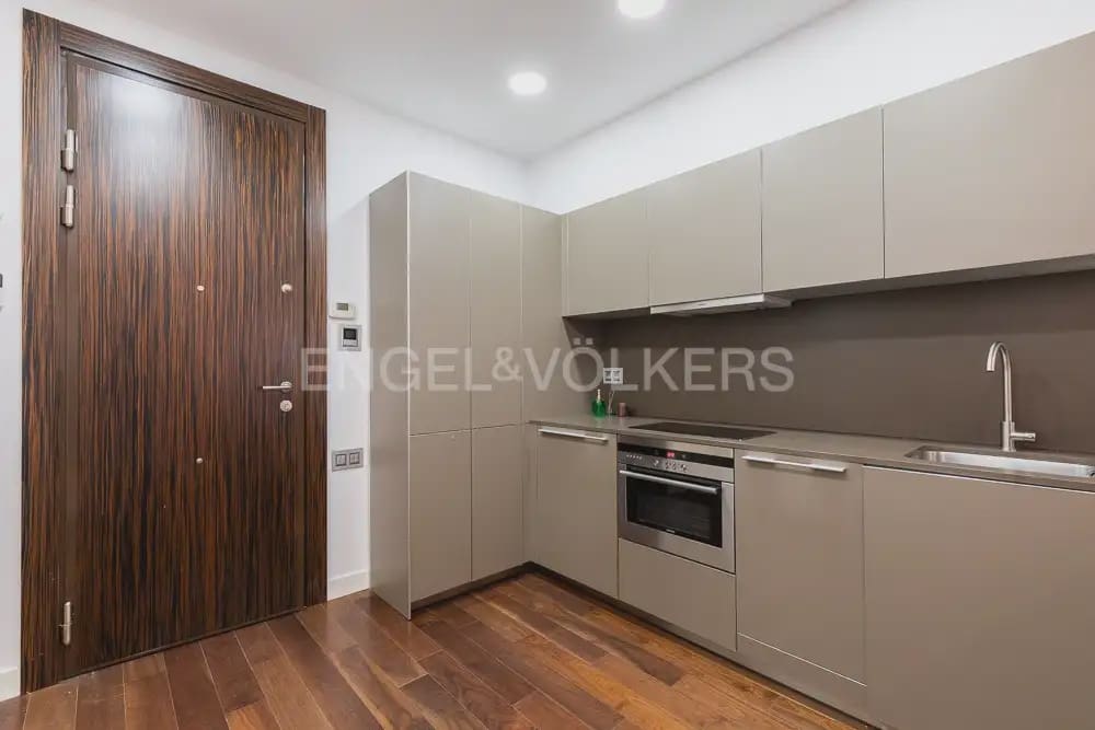 1 Zimmer Wohnung zu vermieten in Valencia Stadt mit Garage - 1.600 € (Ref: 9897799)