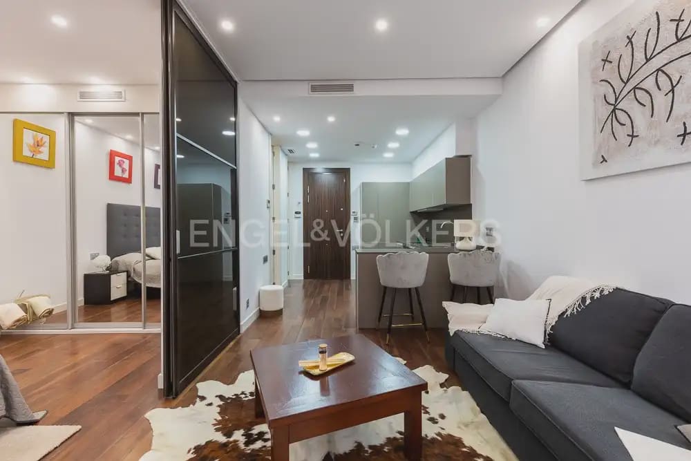 1 Zimmer Wohnung zu vermieten in Valencia Stadt mit Garage - 1.600 € (Ref: 9897799)