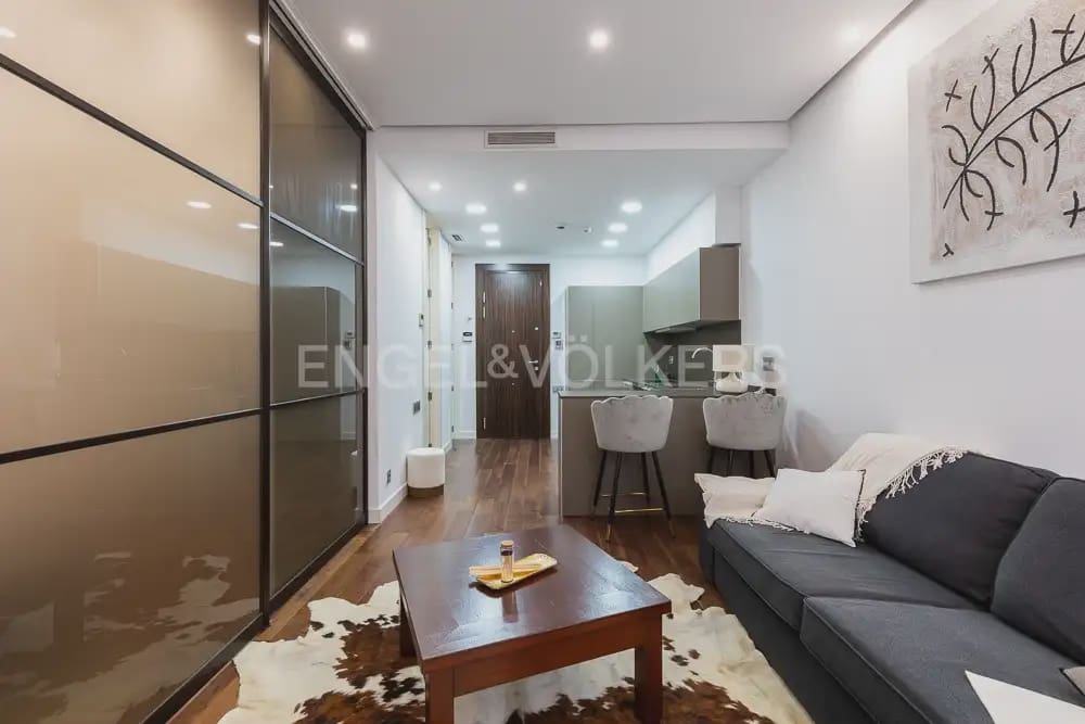 1 Zimmer Wohnung zu vermieten in Valencia Stadt mit Garage - 1.600 € (Ref: 9897799)
