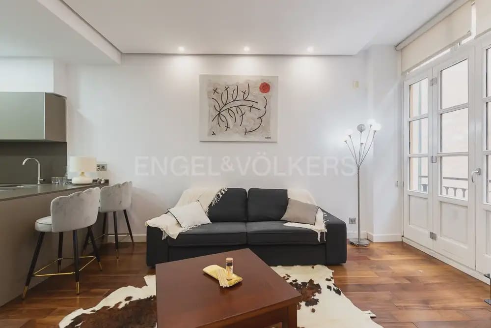 1 Zimmer Wohnung zu vermieten in Valencia Stadt mit Garage - 1.600 € (Ref: 9897799)