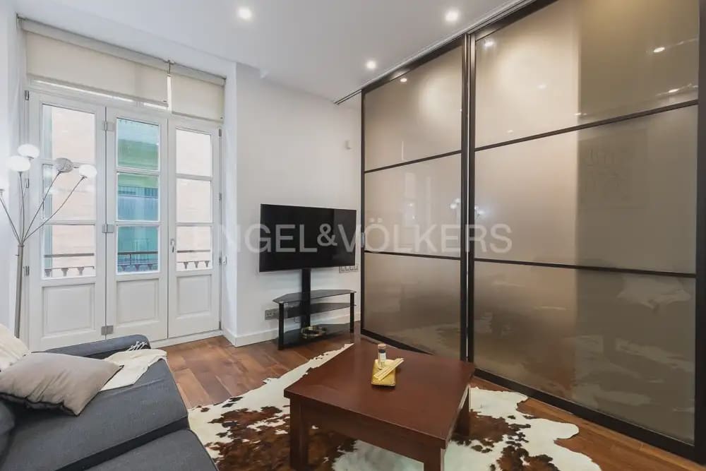 1 Zimmer Wohnung zu vermieten in Valencia Stadt mit Garage - 1.600 € (Ref: 9897799)
