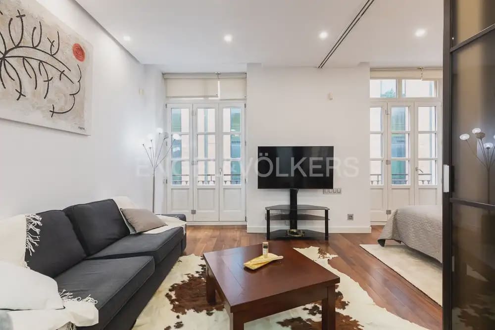 1 Zimmer Wohnung zu vermieten in Valencia Stadt mit Garage - 1.600 € (Ref: 9897799)