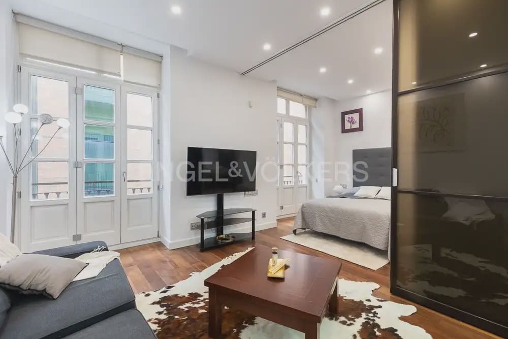 1 Zimmer Wohnung zu vermieten in Valencia Stadt mit Garage - 1.600 € (Ref: 9897799)