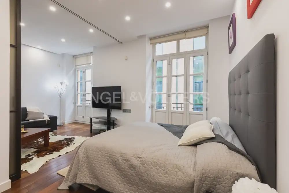 1 Zimmer Wohnung zu vermieten in Valencia Stadt mit Garage - 1.600 € (Ref: 9897799)