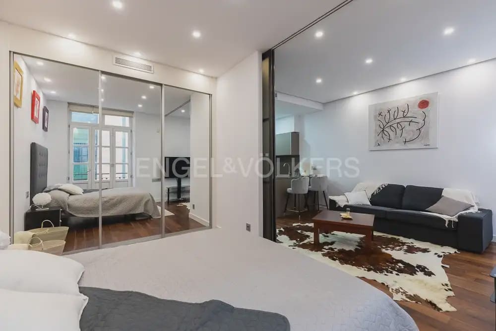 1 Zimmer Wohnung zu vermieten in Valencia Stadt mit Garage - 1.600 € (Ref: 9897799)