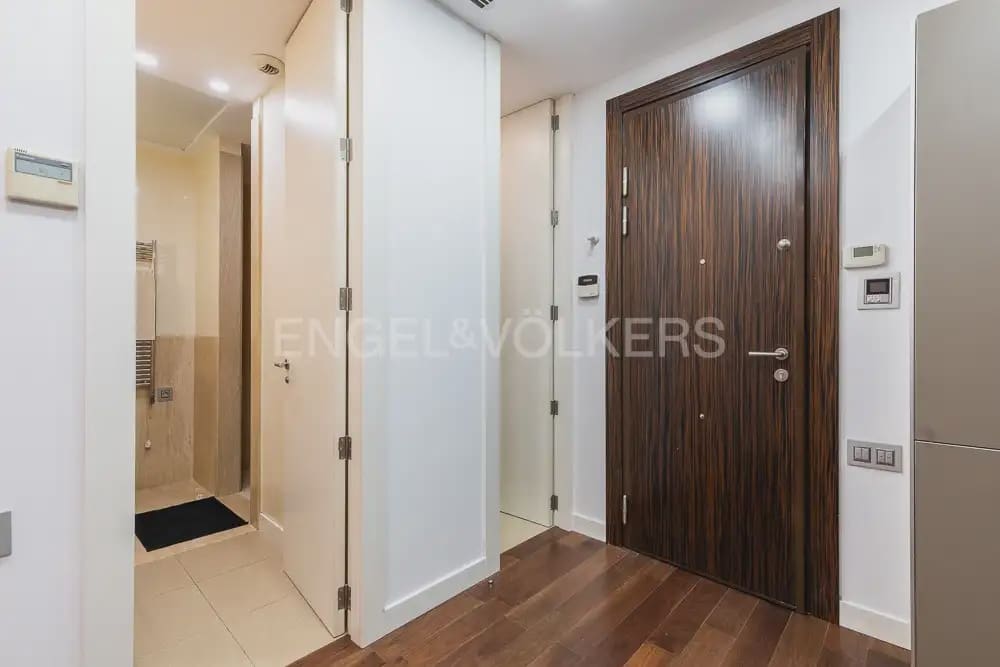 1 Zimmer Wohnung zu vermieten in Valencia Stadt mit Garage - 1.600 € (Ref: 9897799)