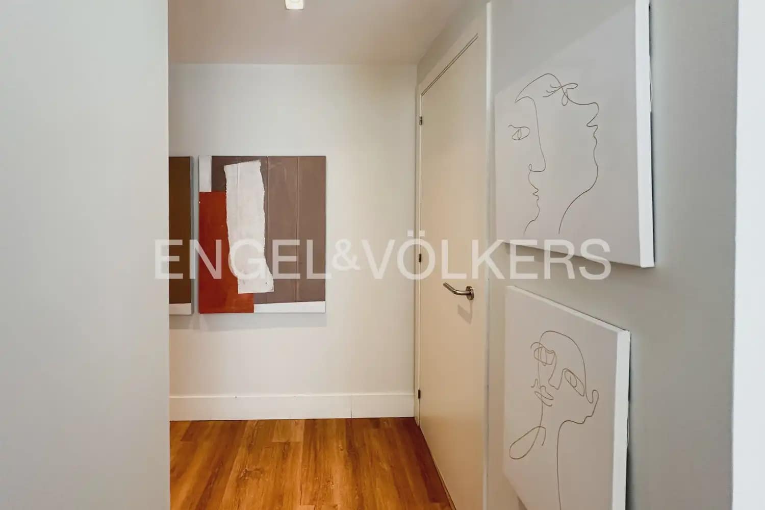 1 Zimmer Wohnung zu vermieten in Valencia Stadt mit Pool - 1.700 € (Ref: 9897800)
