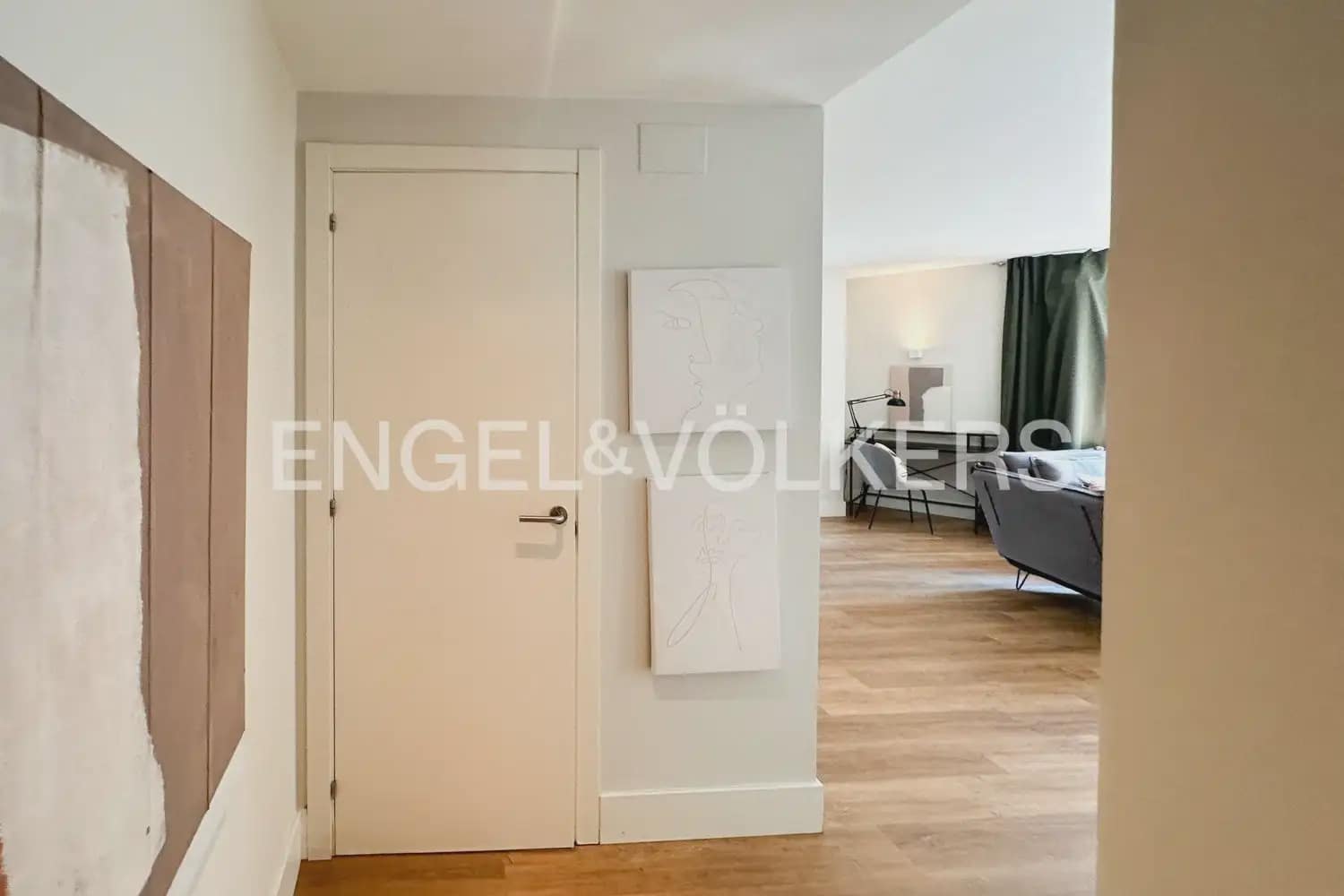 1 Zimmer Wohnung zu vermieten in Valencia Stadt mit Pool - 1.700 € (Ref: 9897800)