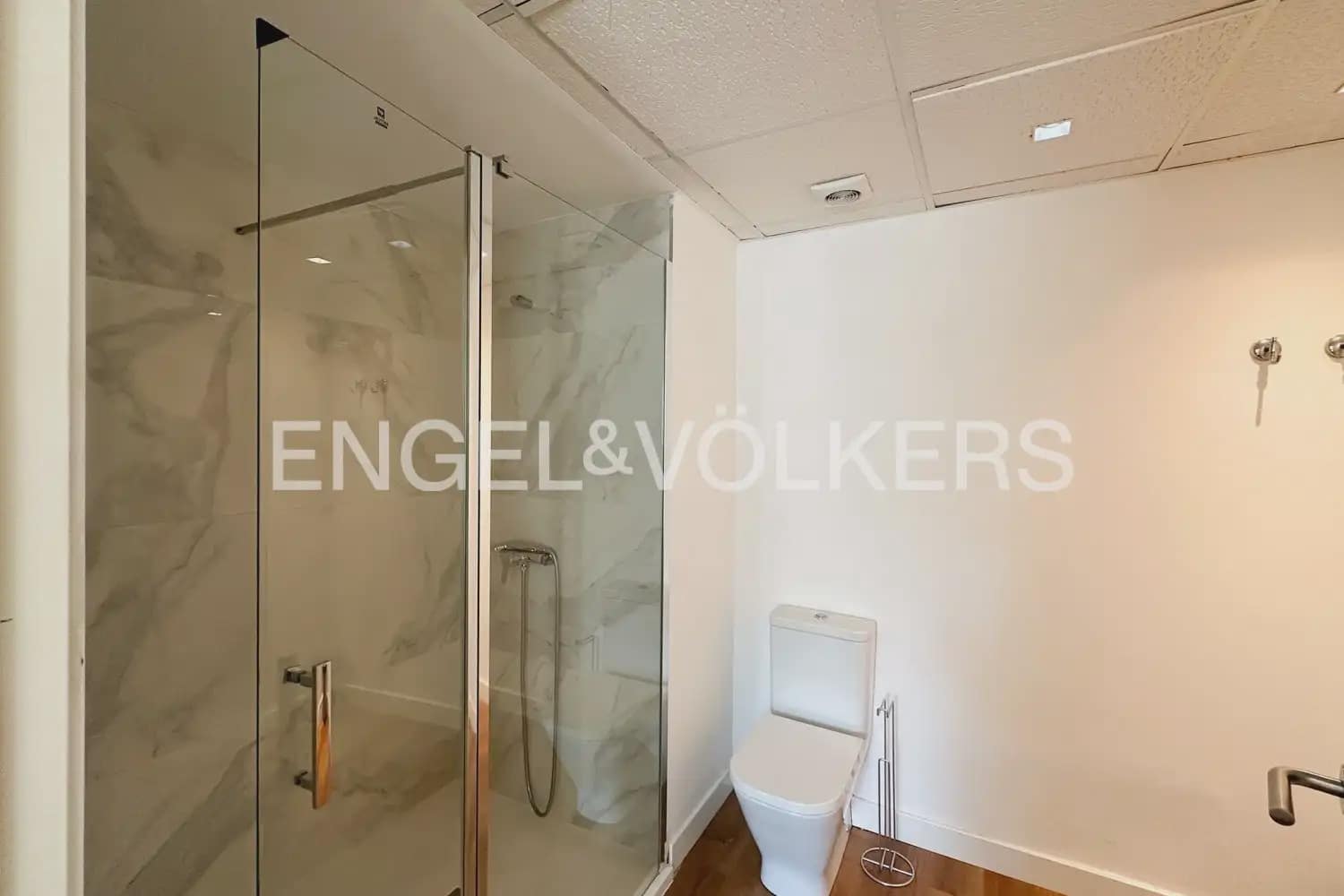 1 Zimmer Wohnung zu vermieten in Valencia Stadt mit Pool - 1.700 € (Ref: 9897800)