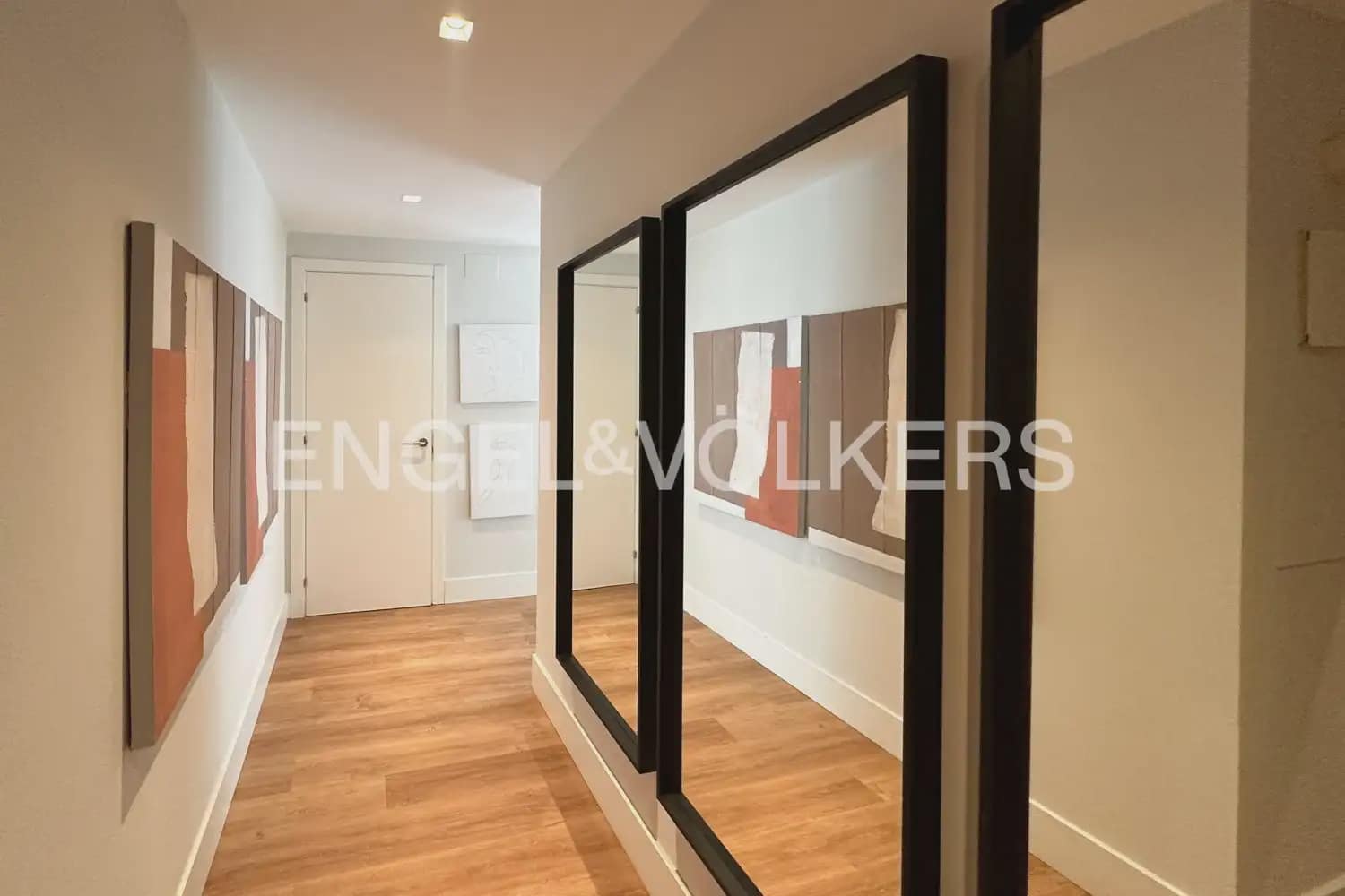 1 Zimmer Wohnung zu vermieten in Valencia Stadt mit Pool - 1.700 € (Ref: 9897800)