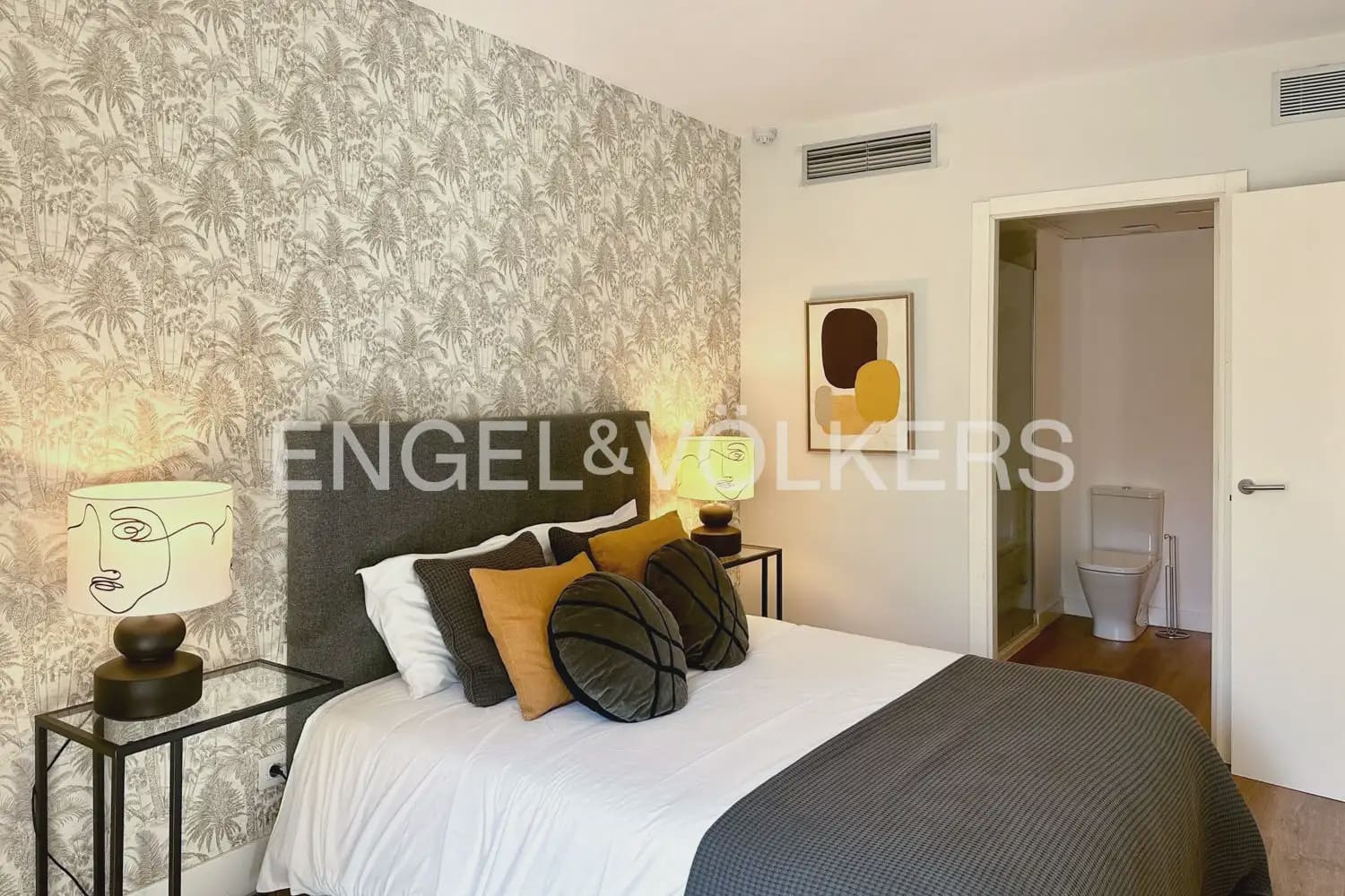 1 Zimmer Wohnung zu vermieten in Valencia Stadt mit Pool - 1.700 € (Ref: 9897800)