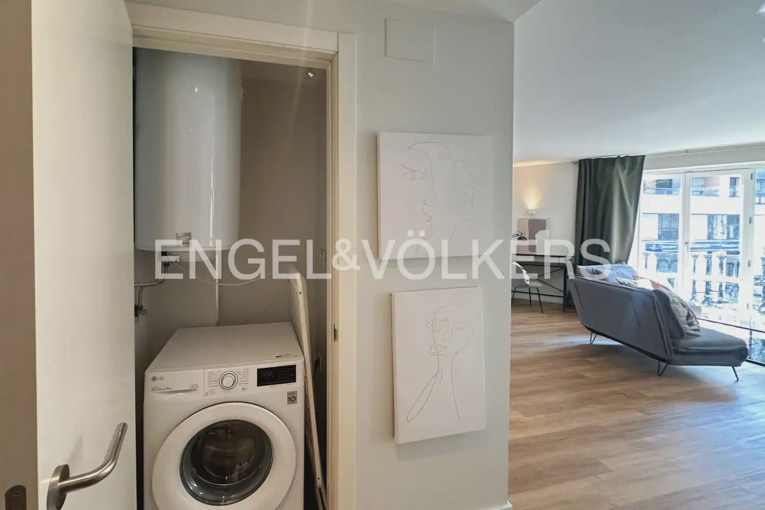 1 Zimmer Wohnung zu vermieten in Valencia Stadt mit Pool - 1.700 € (Ref: 9897800)