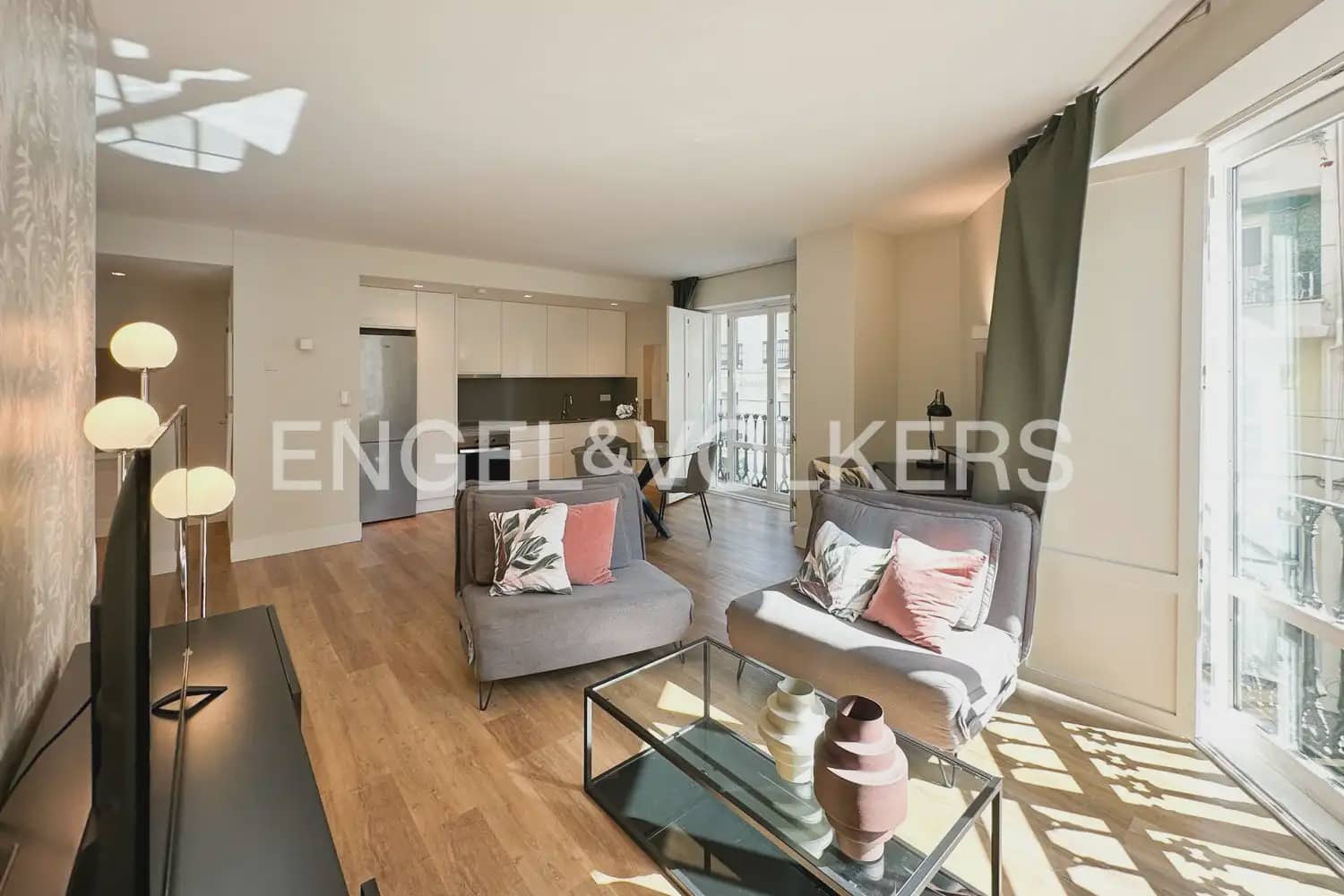 1 Zimmer Wohnung zu vermieten in Valencia Stadt mit Pool - 1.700 € (Ref: 9897800)