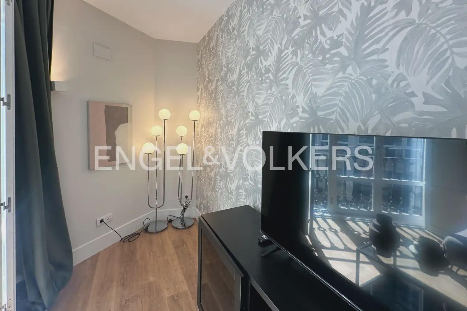 1 Zimmer Wohnung zu vermieten in Valencia Stadt mit Pool - 1.700 € (Ref: 9897800)