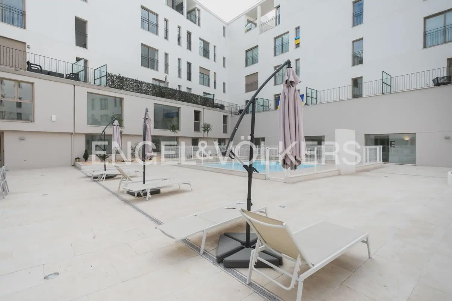 1 Zimmer Wohnung zu vermieten in Valencia Stadt mit Pool - 1.700 € (Ref: 9897800)