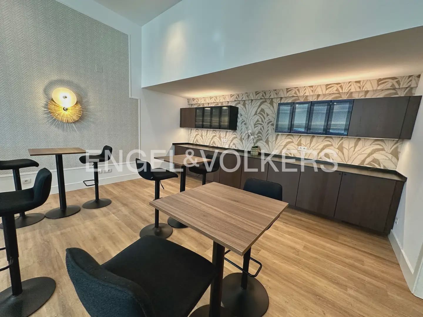 1 Zimmer Wohnung zu vermieten in Valencia Stadt mit Pool - 1.700 € (Ref: 9897800)