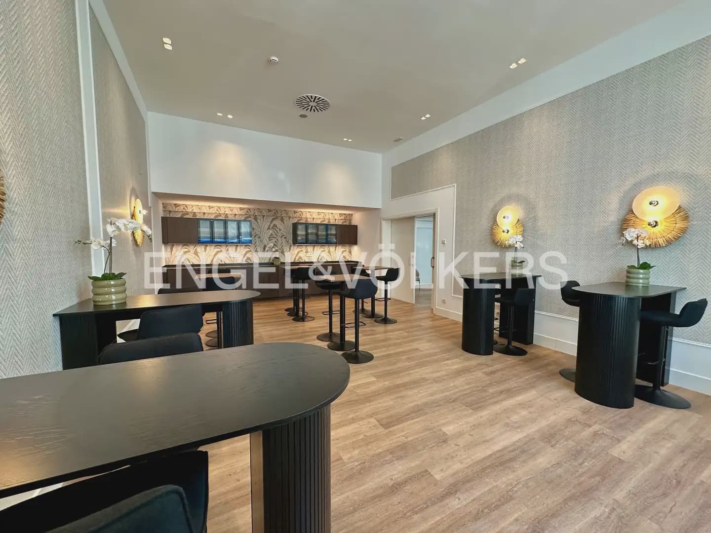 1 Zimmer Wohnung zu vermieten in Valencia Stadt mit Pool - 1.700 € (Ref: 9897800)
