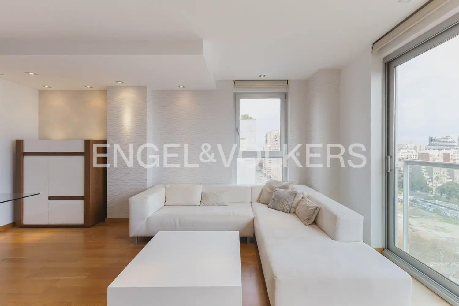 Piso de 3 habitaciones en València ciudad en venta con piscina garaje - 730.000 € (Ref: 9897802)