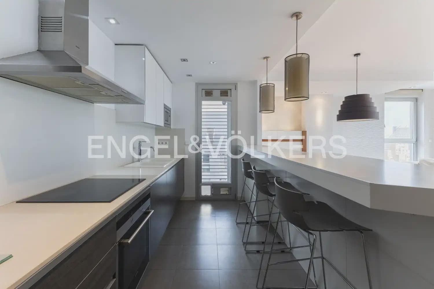 Piso de 3 habitaciones en València ciudad en venta con piscina garaje - 730.000 € (Ref: 9897802)