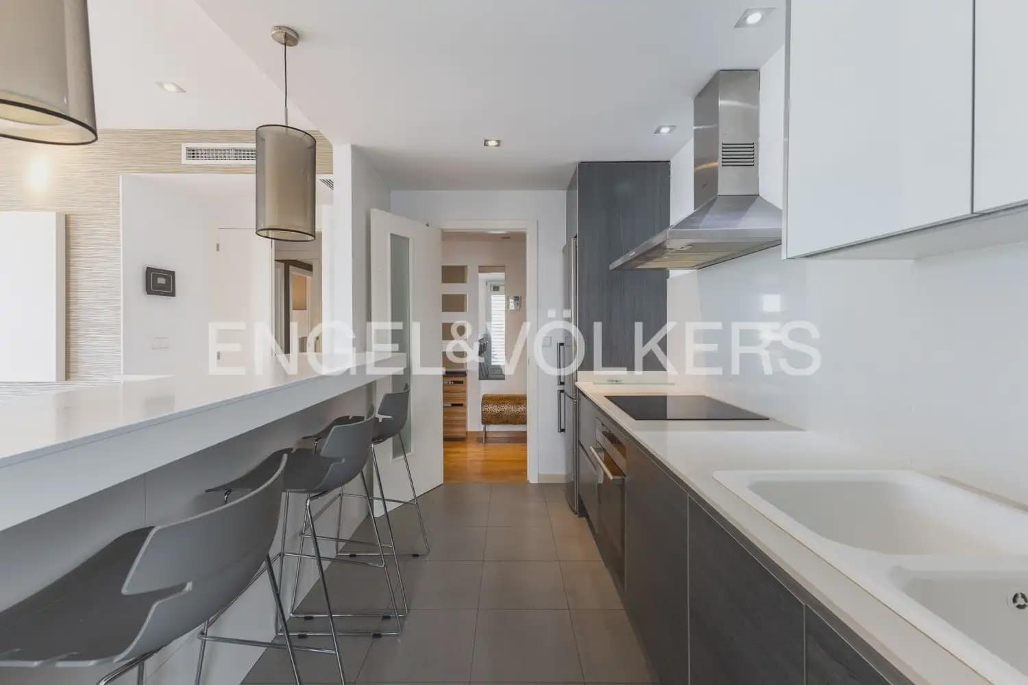Piso de 3 habitaciones en València ciudad en venta con piscina garaje - 730.000 € (Ref: 9897802)