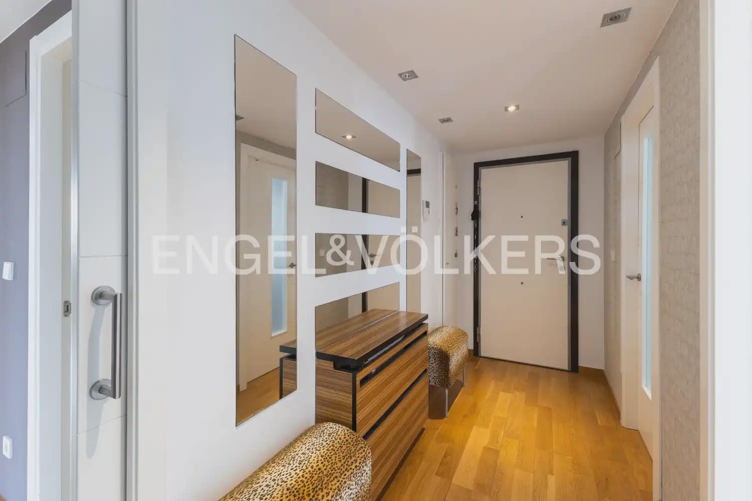 Piso de 3 habitaciones en València ciudad en venta con piscina garaje - 730.000 € (Ref: 9897802)