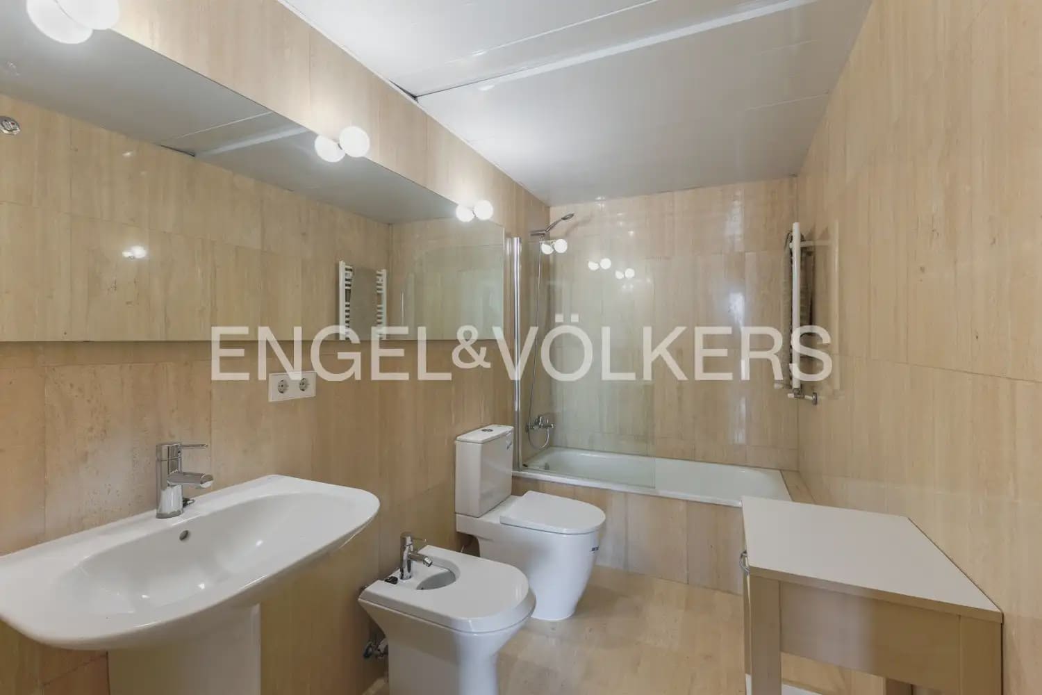 Piso de 3 habitaciones en València ciudad en venta con piscina garaje - 730.000 € (Ref: 9897802)