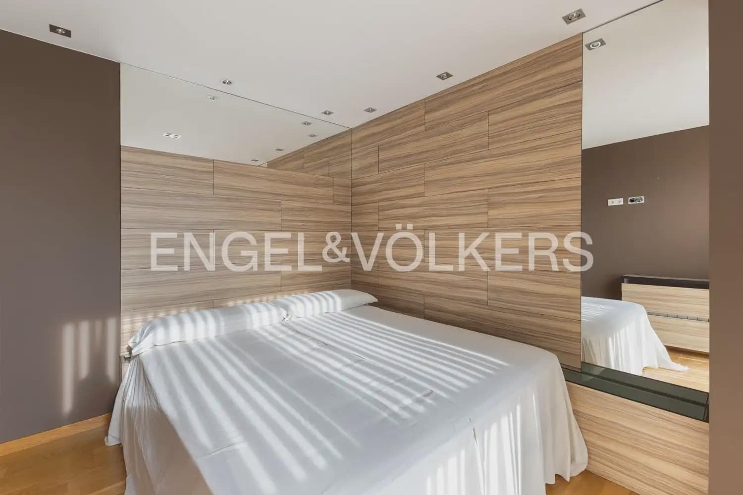 Piso de 3 habitaciones en València ciudad en venta con piscina garaje - 730.000 € (Ref: 9897802)