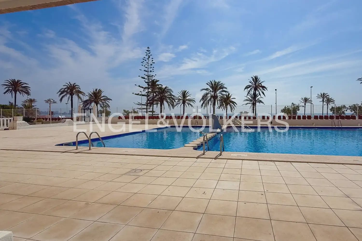 3 bedroom Flat for rent in Cullera with pool - € 2,300 (Ref: 9897803)