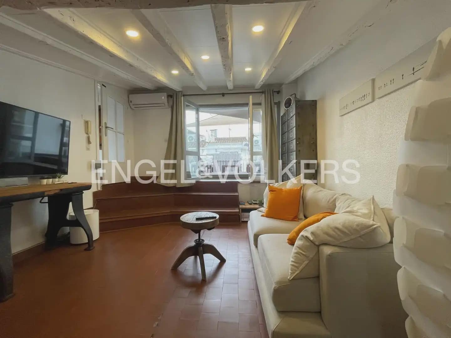 1 quarto Apartamento para arrendar em Valencia cidade - 1 500 € (Ref: 9897804)