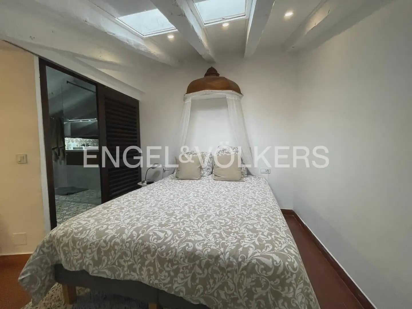 1 quarto Apartamento para arrendar em Valencia cidade - 1 500 € (Ref: 9897804)