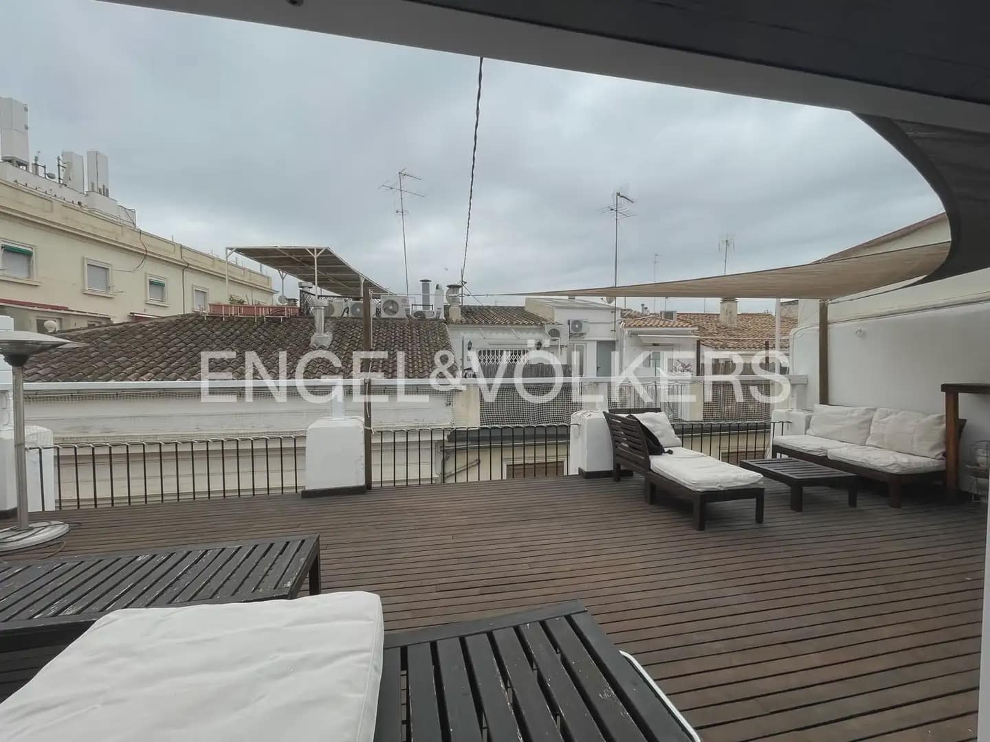 1 quarto Apartamento para arrendar em Valencia cidade - 1 500 € (Ref: 9897804)